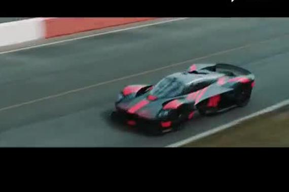 阿斯顿·马丁Valhalla登上英国银石赛道