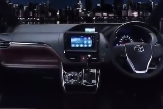 新型微客！丰田Voxy