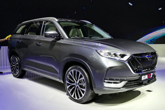 标配LED大灯/11寸大屏 长安欧尚X7配置曝光