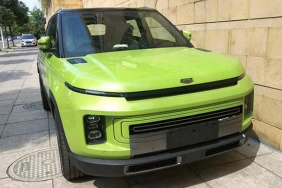 吉利“揽胜”SUV街拍曝光 比缤越大或11月上市