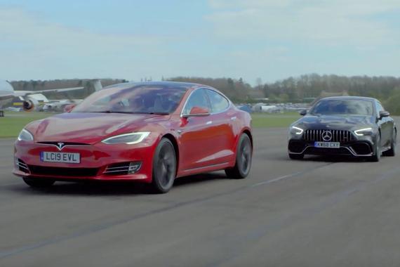 直线加速对决：特斯拉Model S P100D vs 梅赛德斯-AMG GT 63