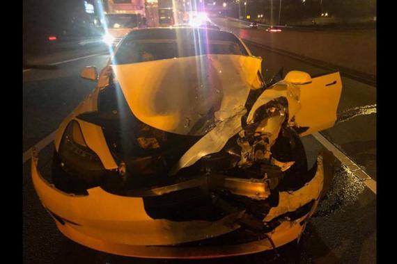 又一起自动驾驶事故 特斯拉Model 3追尾警车