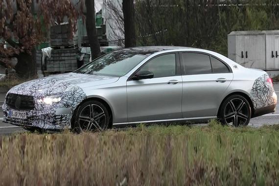 奔驰全新E级路试谍照曝光 明年发布/增全新动力