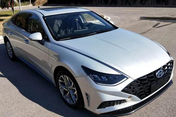 曝全新索纳塔实拍图 换1.5T发动机/4月上市