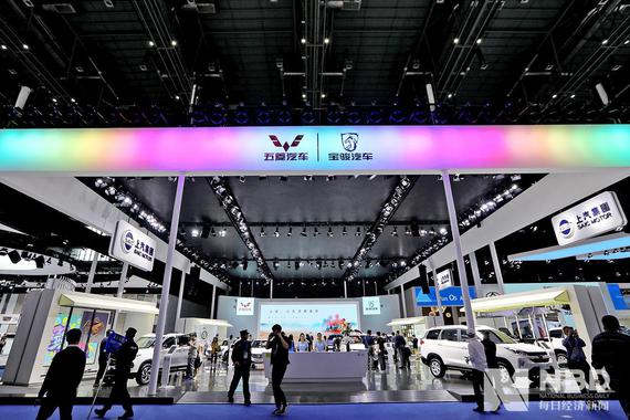 五菱产口罩，比亚迪卖消毒液，车企跨界抗“疫”忙