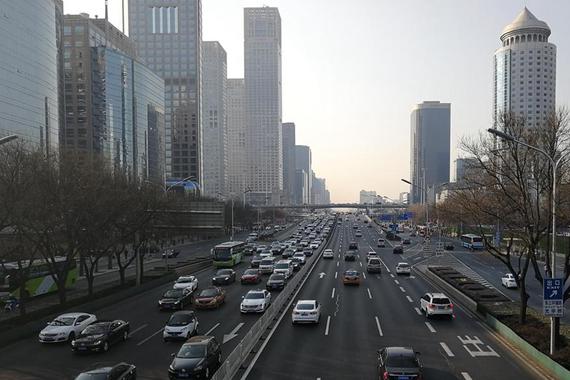 汽车限购有望“松绑”？专家：放宽不是“放开”