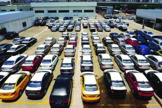 车市解码：1月新能源汽车销量腰斩