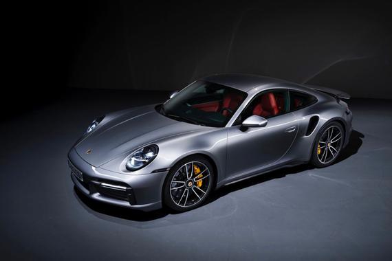 视频：650马力/2.7秒破百 全新911 Turbo S凭啥这么强？