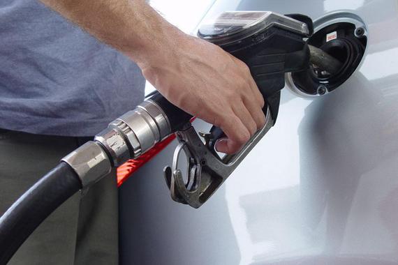 热浪|国家发改委：本轮油价按照每桶40美元下调