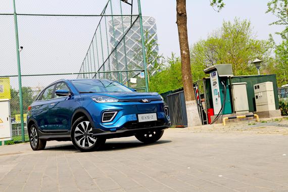 坚持自我更新 内饰材质升级 威马EX5-Z解析