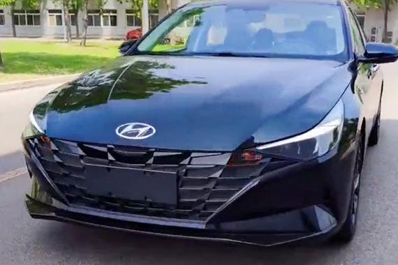 现代第七代伊兰特国产谍照！光看内饰都不敢认，这块太像奥迪A8L