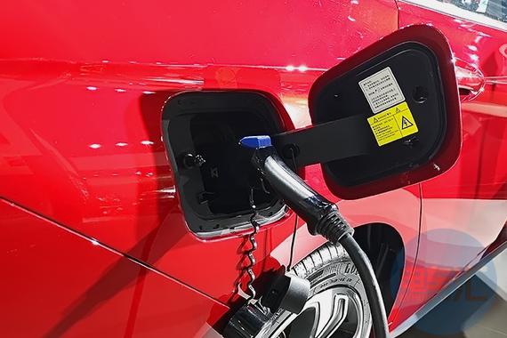 英国推出新车报废计划，改用电动车可获6000英镑补贴