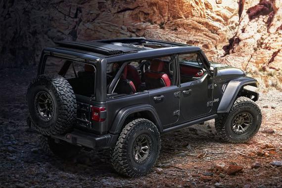 Jeep牧马人推高性能车型！V8引擎+升级越野套件，别老盯着普罗看