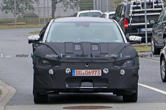 起亚全新电动SUV谍照 续航500km/快充时间20分钟以内