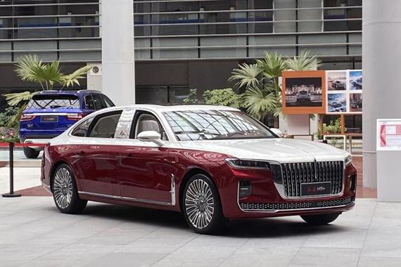 双色车身更豪华 红旗H9+首次亮相