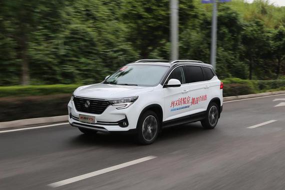 正对实用派“胃口” 试驾2021款东风风行T5