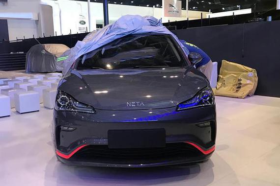 北京车展探馆：哪吒V小型纯电SUV曝光