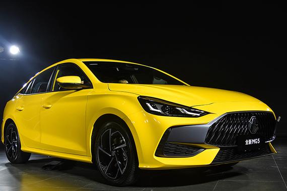 营造沉浸式驾驶氛围 全新MG5内饰实拍解析