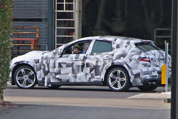 法拉利首款SUV车型谍照曝光 将明年推出