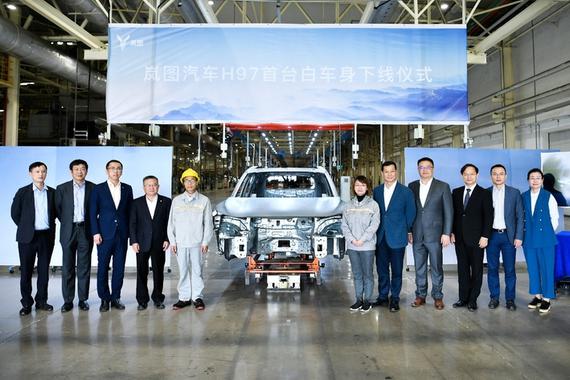 岚图首款量产车12月首发 定位中大型SUV