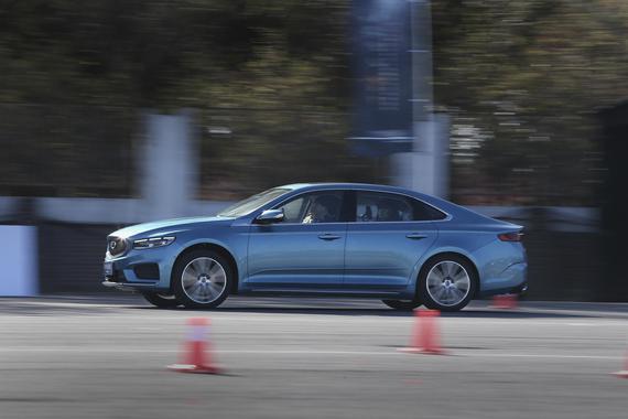 没有理由不推荐它！ 场地试驾吉利星瑞