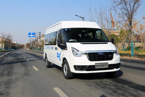 乘用化的商用车 试驾江铃福特新世代全顺Pro