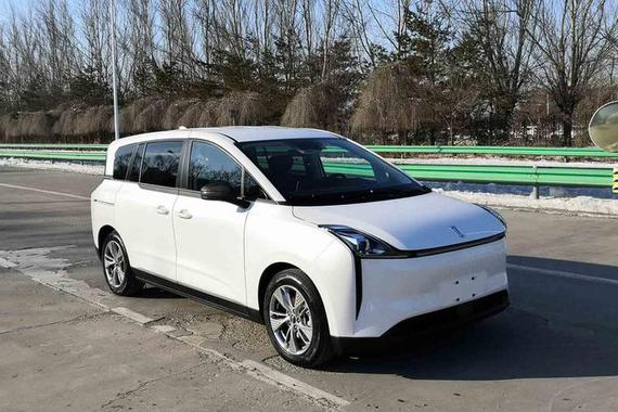 又一款出行定制车 奔腾E05申报信息曝光