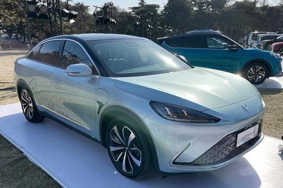 续航706公里/预计今年上海车展预售 ARCFOX αS实车亮相