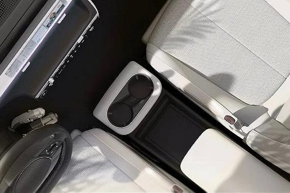 现代汽车全新电动品牌首款车型IONIQ 5内饰曝光