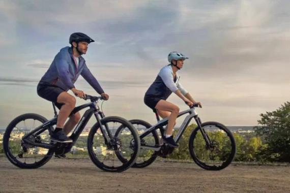 采用全悬挂碳纤维车架 保时捷发布两款豪华电动自行车