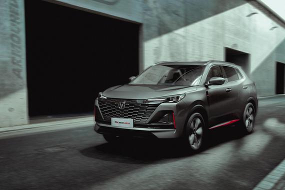 采用全新设计语言 长安第二代CS55PLUS