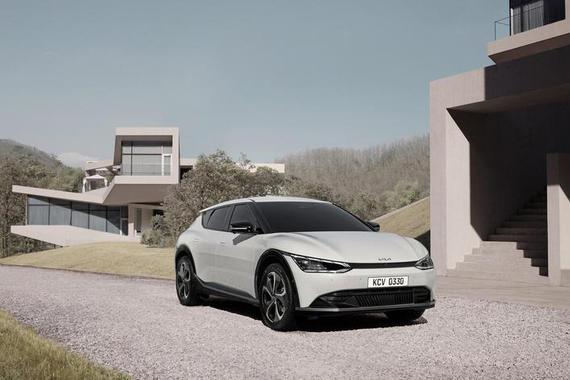 得益于起亚电动汽车专用平台（E-GMP），EV6富有现代感的宽敞空间成为现实