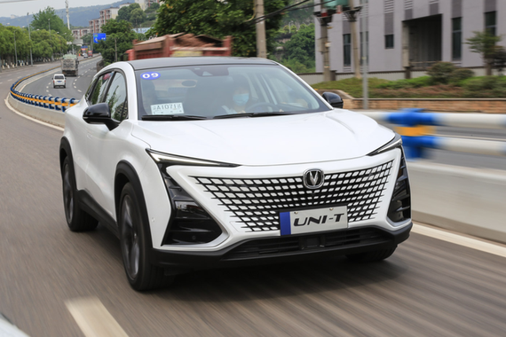 12万级买啥SUV？这三款中国车型不仅帅气 内饰还堪比豪车！