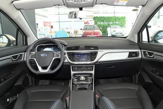 外观干练沉稳 出行经济实用 买就对了！