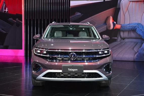 一汽-大众旗舰SUV揽境到店 尺寸超途昂/7座布局