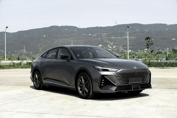 广州车展亮相 UNI首款轿车公告图正式发布