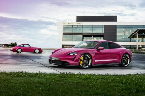 2022款保时捷Taycan升级远程泊车辅助