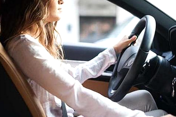 月薪7千，存款8万推荐买什么车，一年的养车开销是多少？