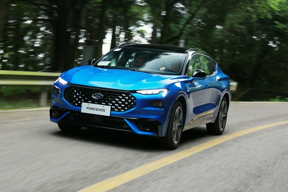 跨界SUV新物种 试驾长安福特EVOS