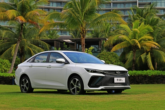 很对年轻人口味 静态体验吉利帝豪L