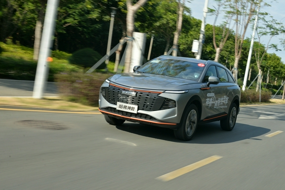 试驾哈弗神兽 玩的就是科技感