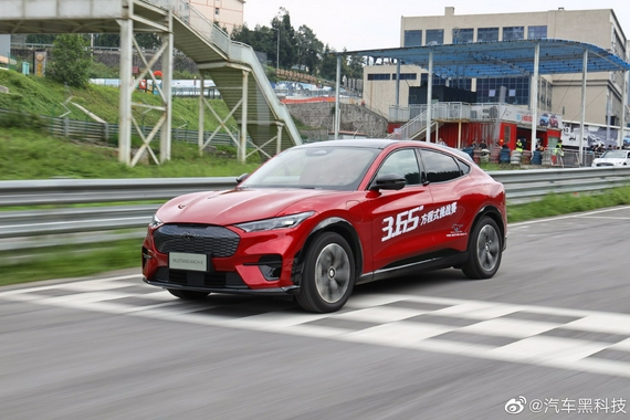 福特汽车CEO：目标是超越特斯拉，两年内将电动汽车产量提至60万辆