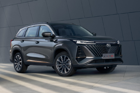 第二代CS75PLUS上市 全系8AT“明日座驾”售价12.49万元起