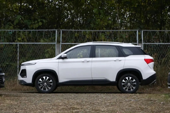 搭配6AT，超高性价比！不到9万买顶配？