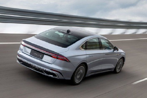 林肯Z对比奥迪A4L，谁更值得买？