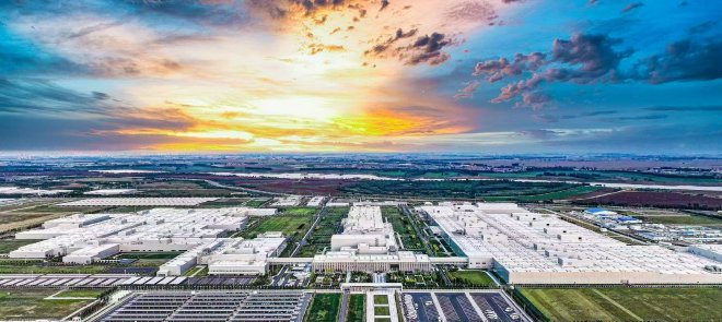 2024年宝马研发投入创新高,三年内推40余款新车型