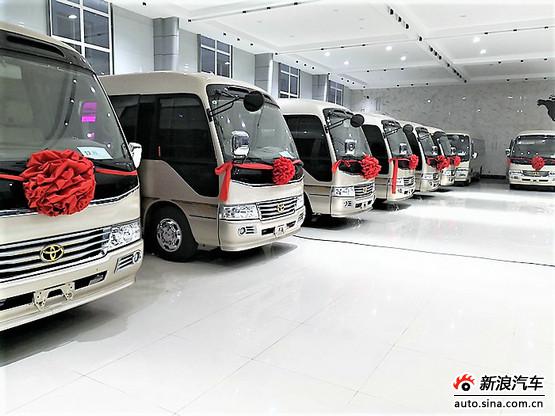 丰田考斯特裸车改装 商务豪华版