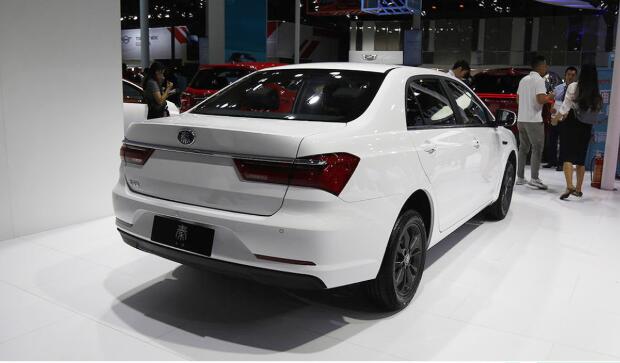 比亚迪秦燃油版