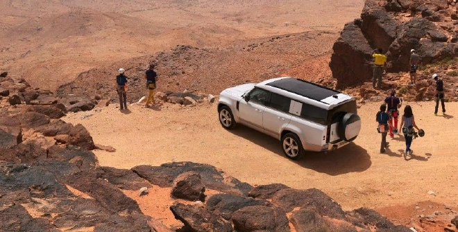 路虎·卫士75周年传奇版上市 卫士130同步预售