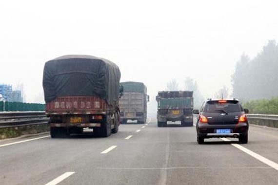 机动车种类繁多 不应有“种族歧视” 